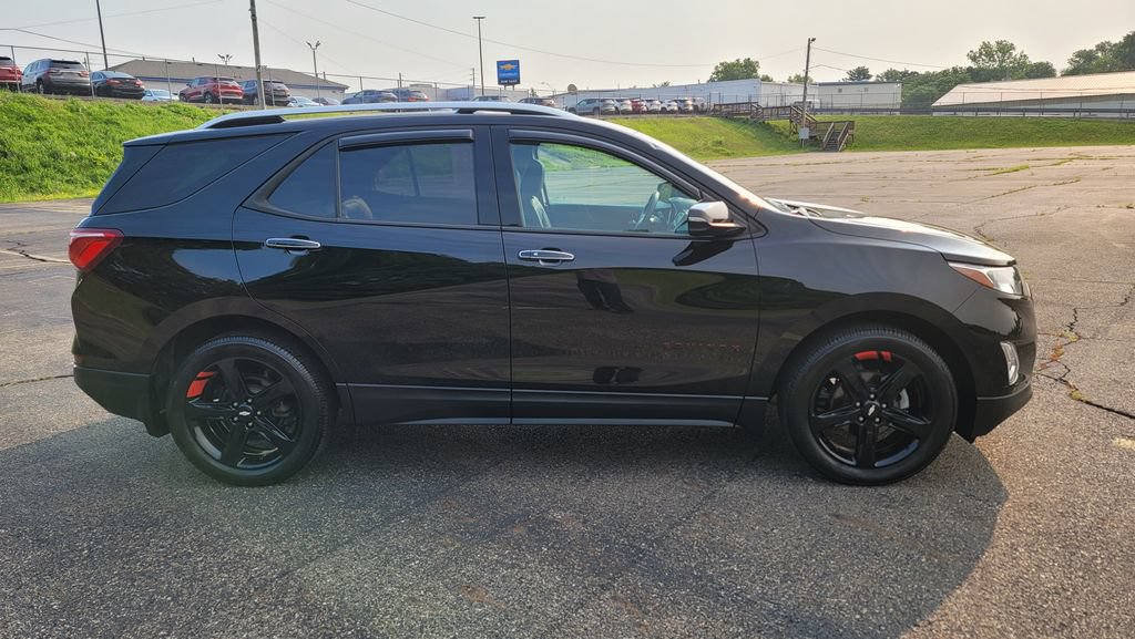 Used 2020 Chevrolet Equinox Premier w/ Premier Redline Edition FWD image 14