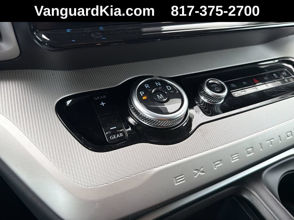 Used 2025 Ford Expedition Max Active RWD image 24