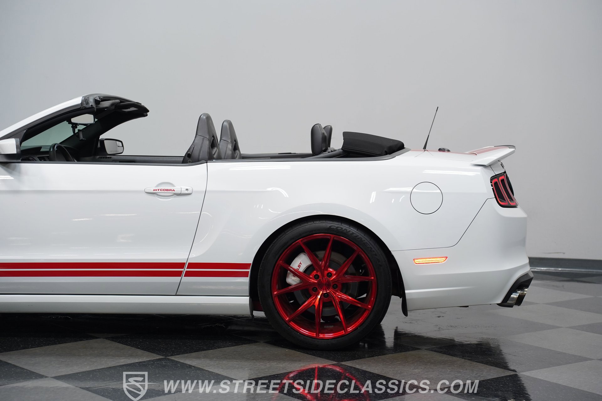 Used 2014 Ford Mustang Shelby GT500 w/ Equipment Group 821A image 23