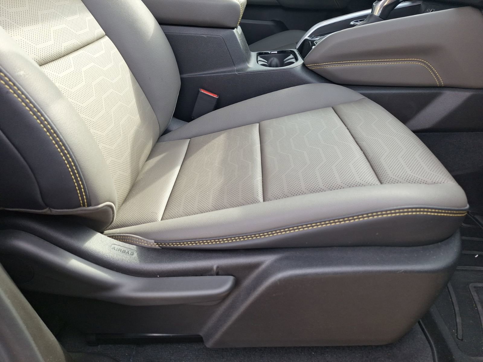 Used 2023 Chevrolet Colorado ZR2 w/ ZR2 Convenience Package III image 36