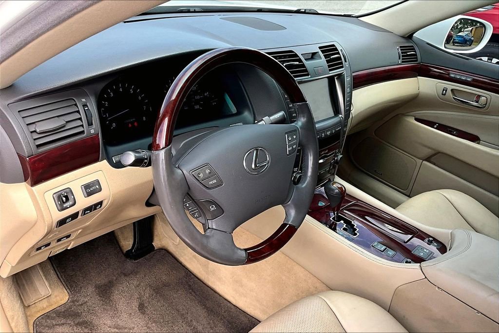 Used 2009 Lexus LS 460 RWD image 17