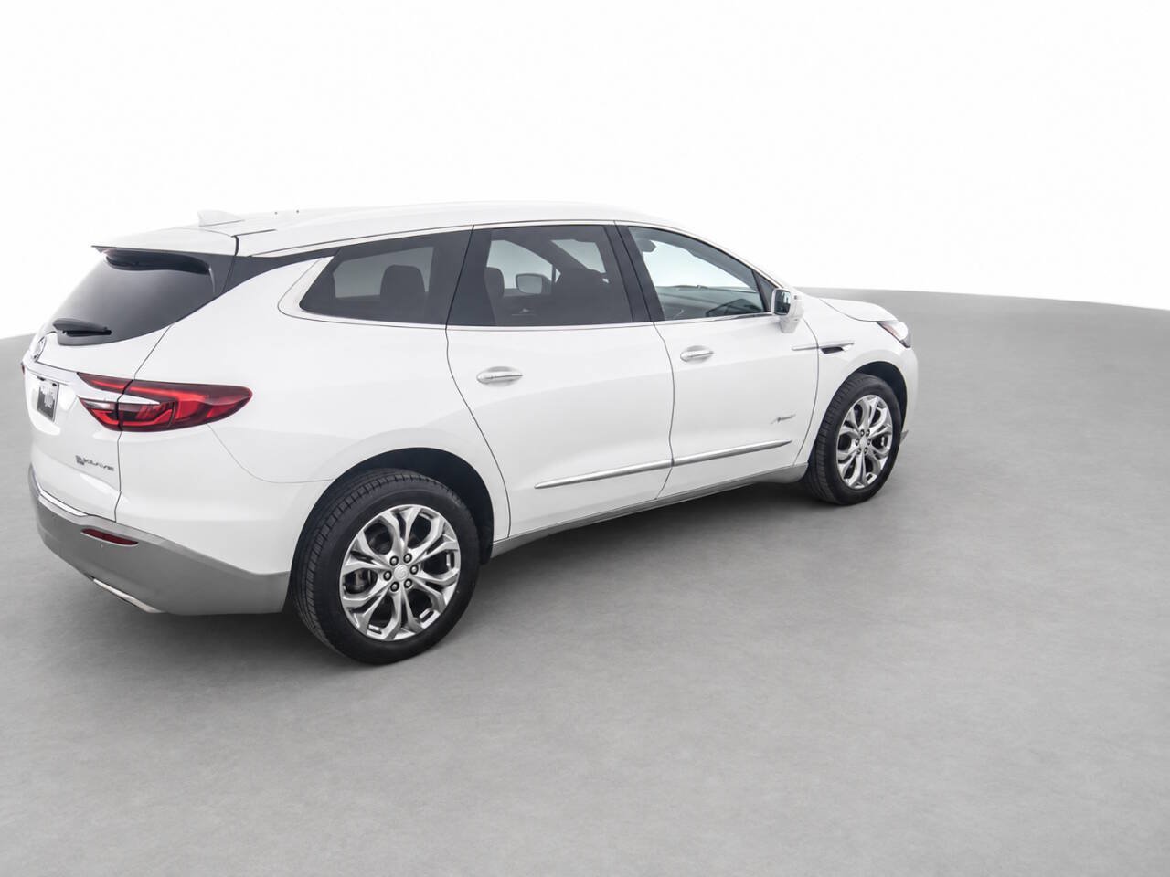 Used 2019 Buick Enclave Avenir w/ Avenir Technology Package AWD/4WD image 5