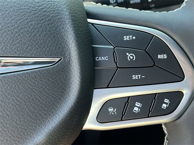 New 2026 Chrysler Pacifica Select image 26