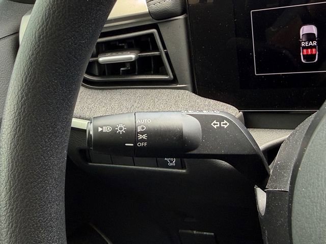 Certified 2025 Nissan Kicks SV FWD image 21