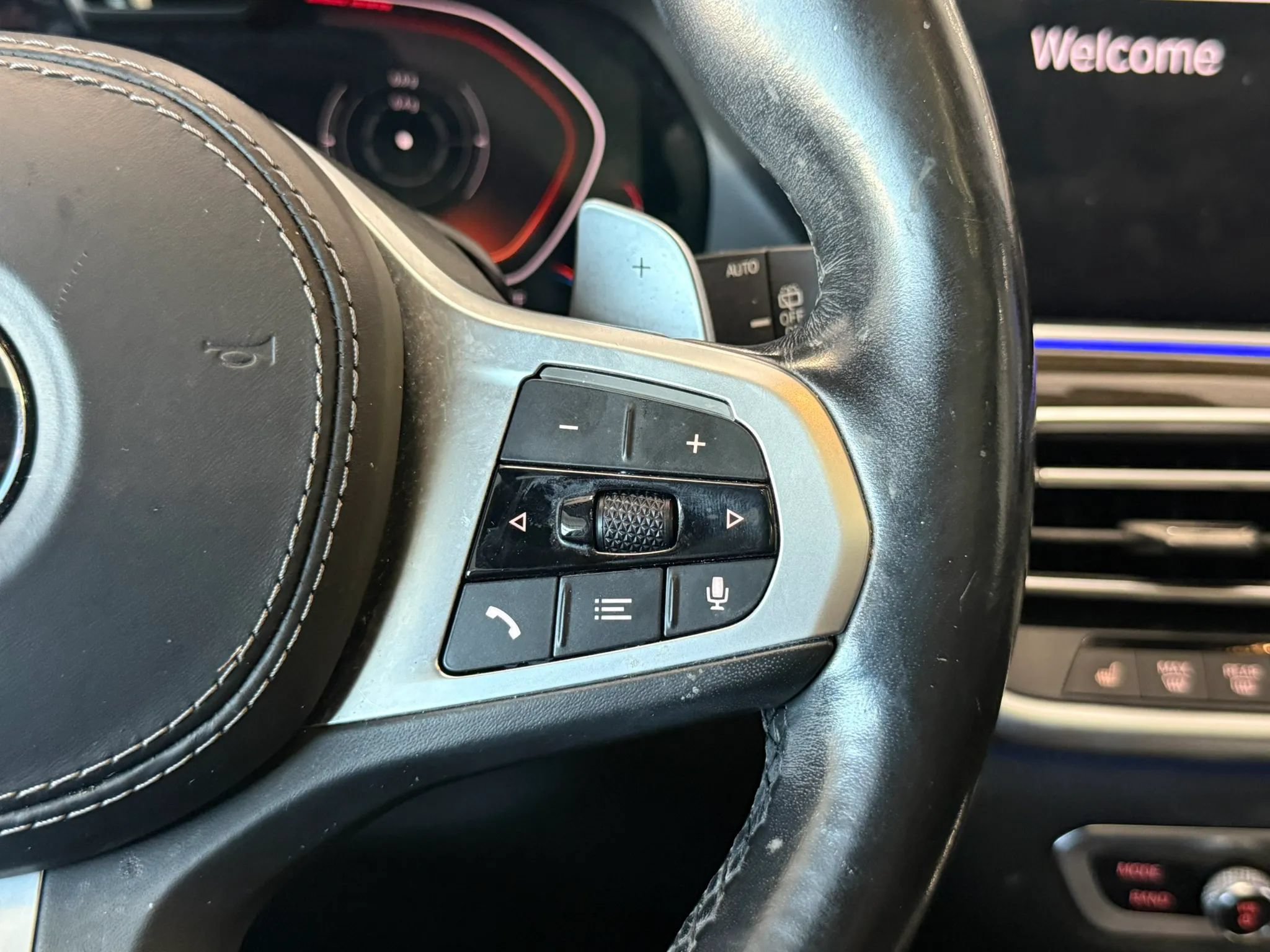 Used 2019 BMW X5 xDrive50i w/ M Sport Package AWD/4WD image 13