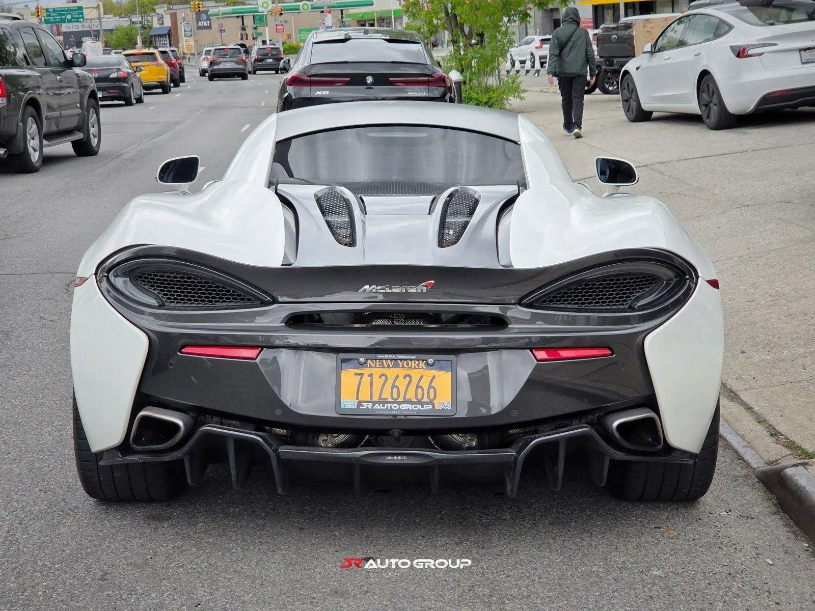 Used 2016 McLaren 570S Coupe RWD image 10