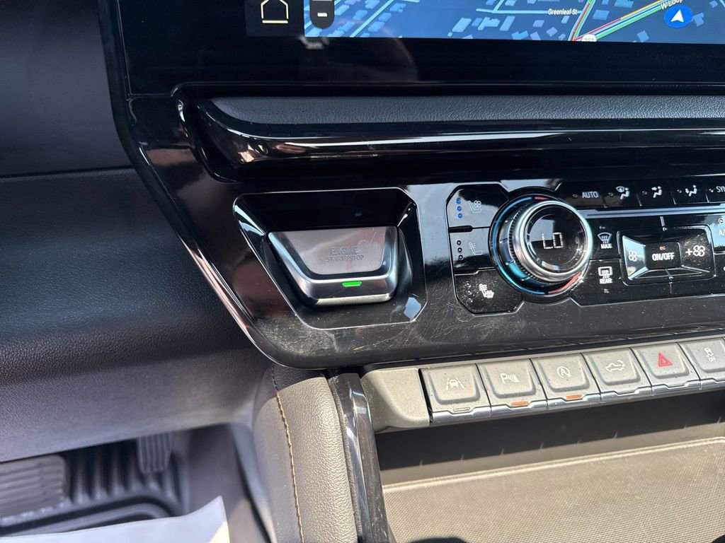 Used 2025 GMC Sierra 1500 AT4 w/ AT4 Premium Package image 28