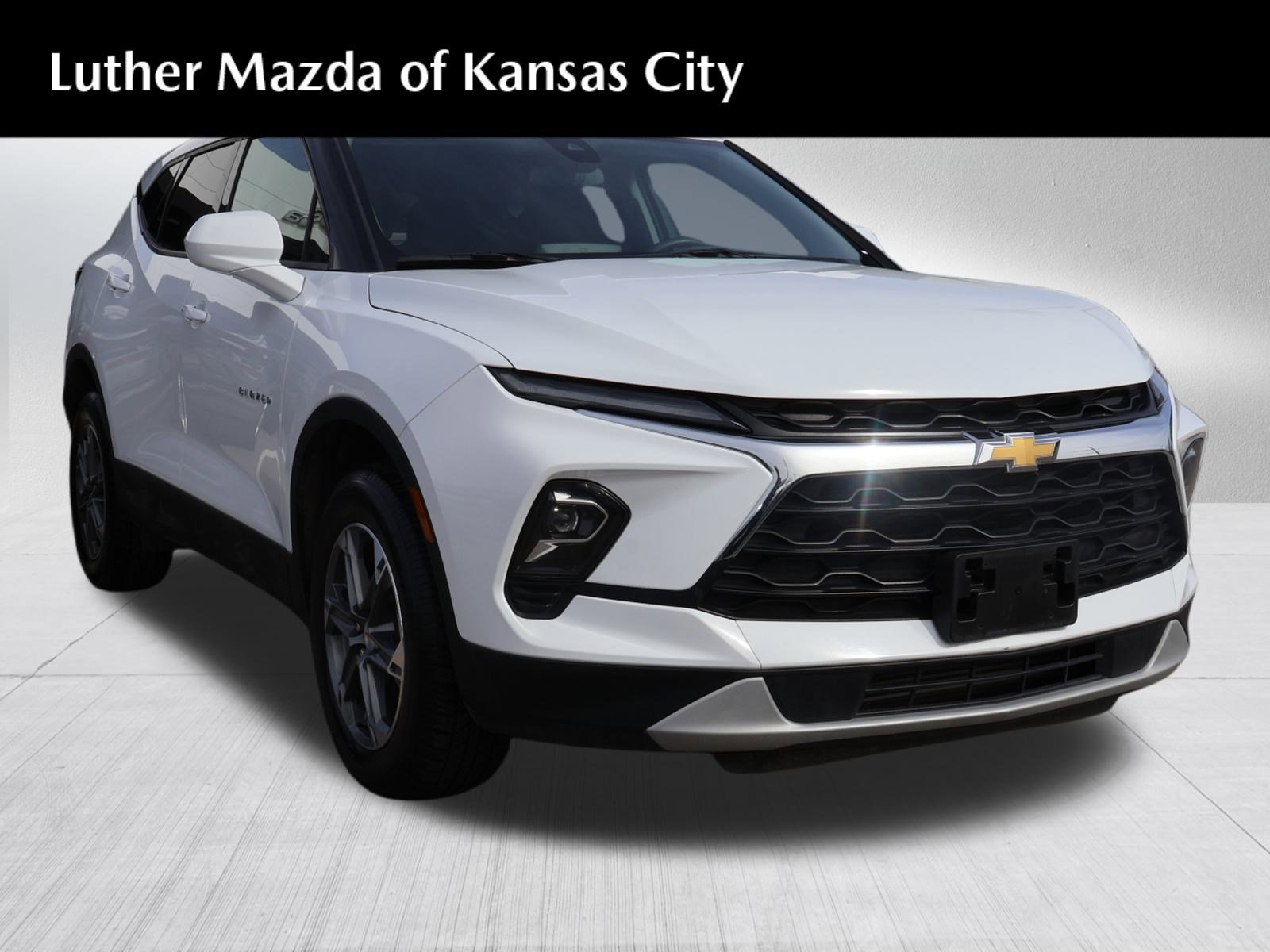 Used 2025 Chevrolet Blazer LT image 1