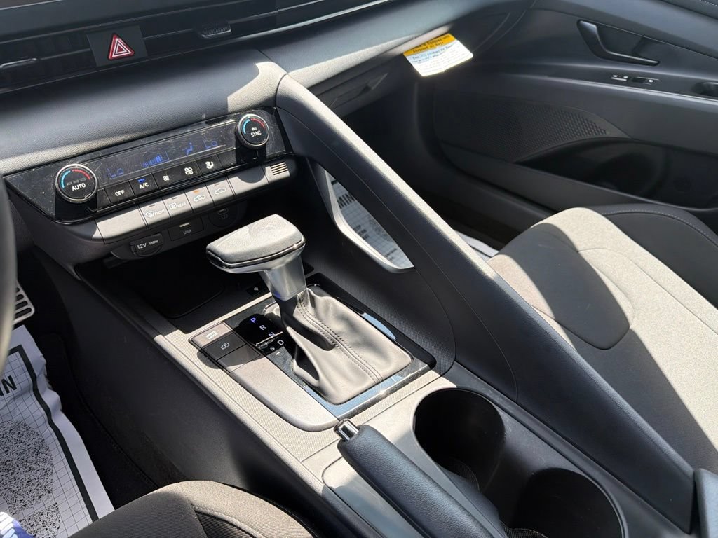 Certified 2025 Hyundai Elantra Sport FWD image 25