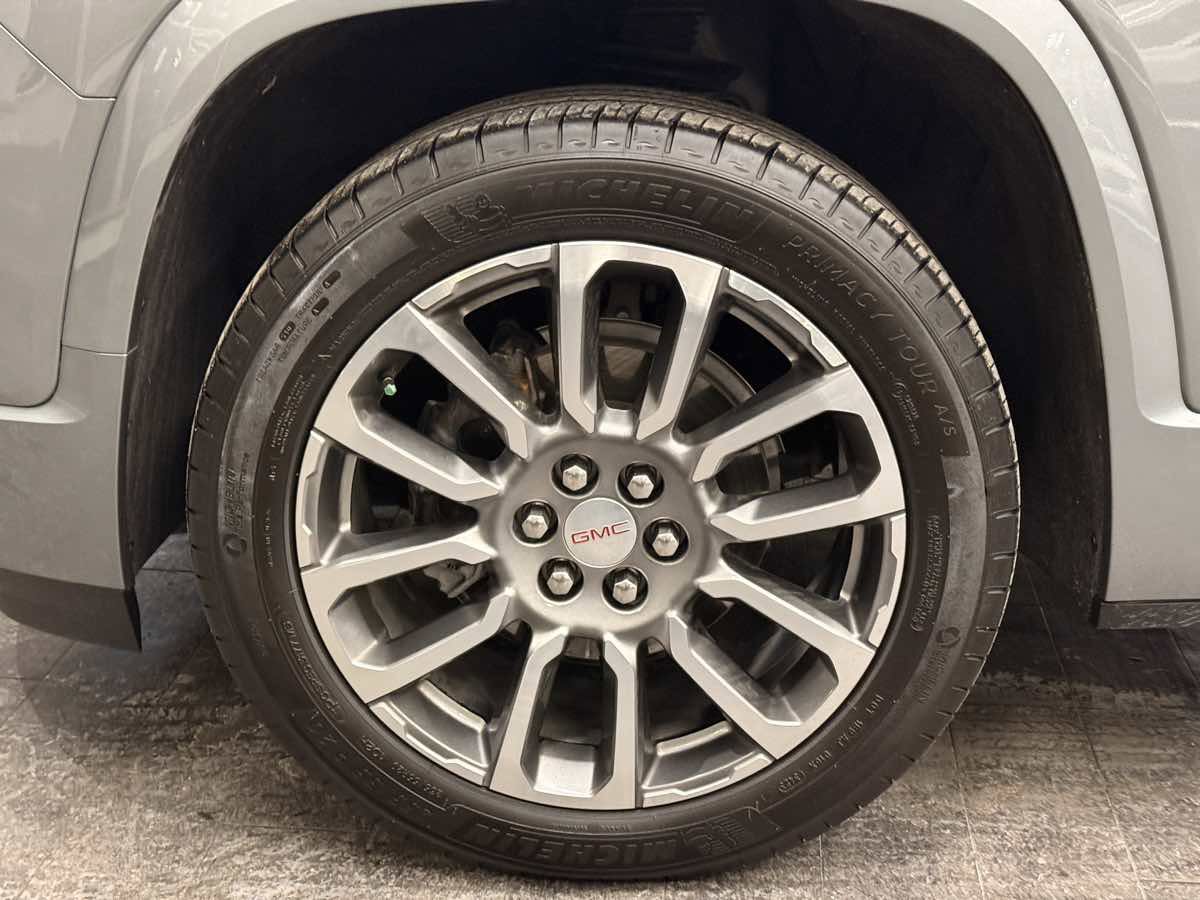 Used 2023 GMC Acadia Denali w/ Denali Technology Package FWD image 34