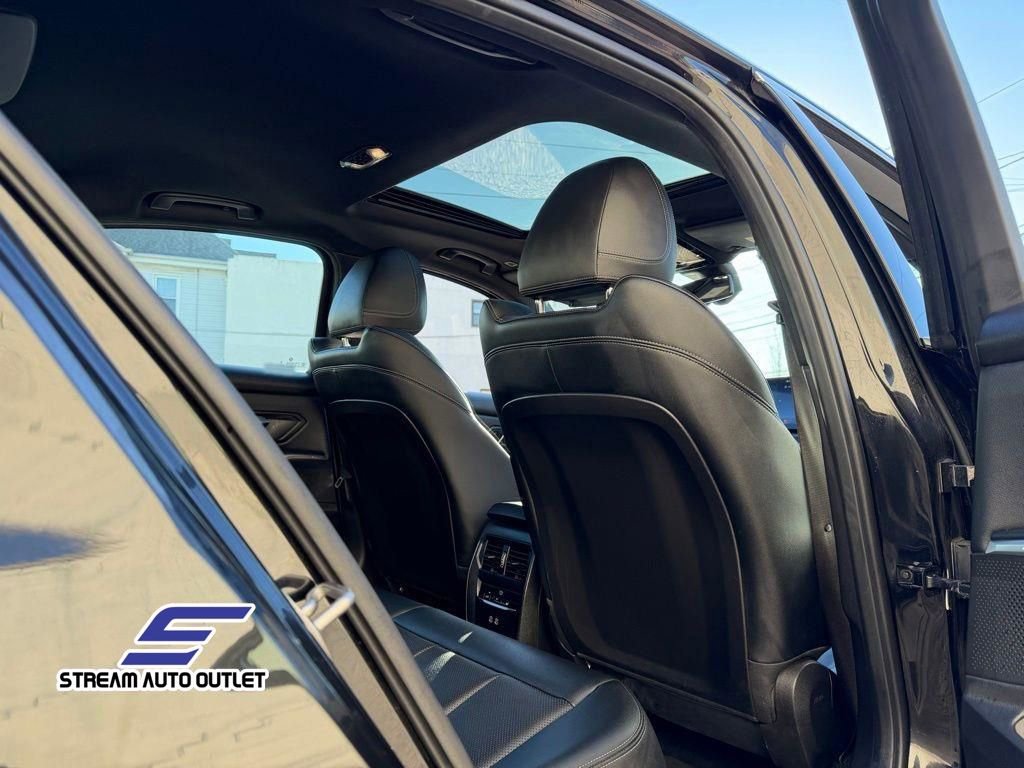 Used 2024 BMW 330i xDrive Sedan image 16