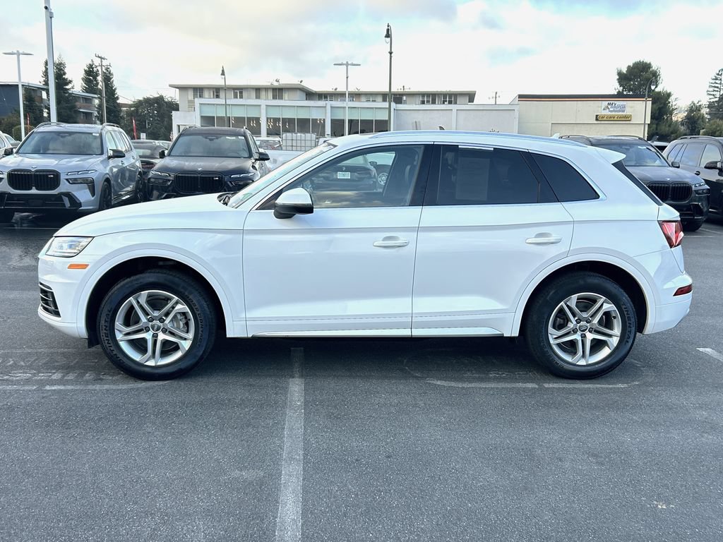 Used 2019 Audi Q5 2.0T Premium w/ Convenience Package AWD/4WD image 2