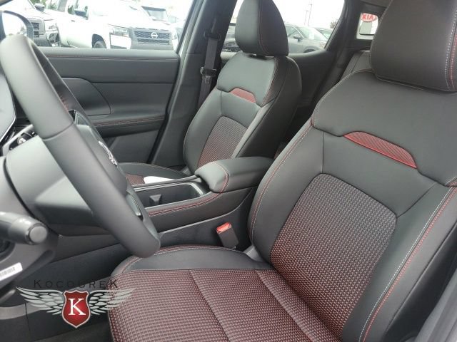 New 2026 Nissan Kicks SR w/ Cold Weather Package AWD/4WD image 11
