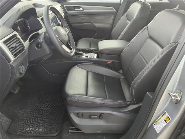 Used 2022 Volkswagen Atlas Cross Sport SE image 17