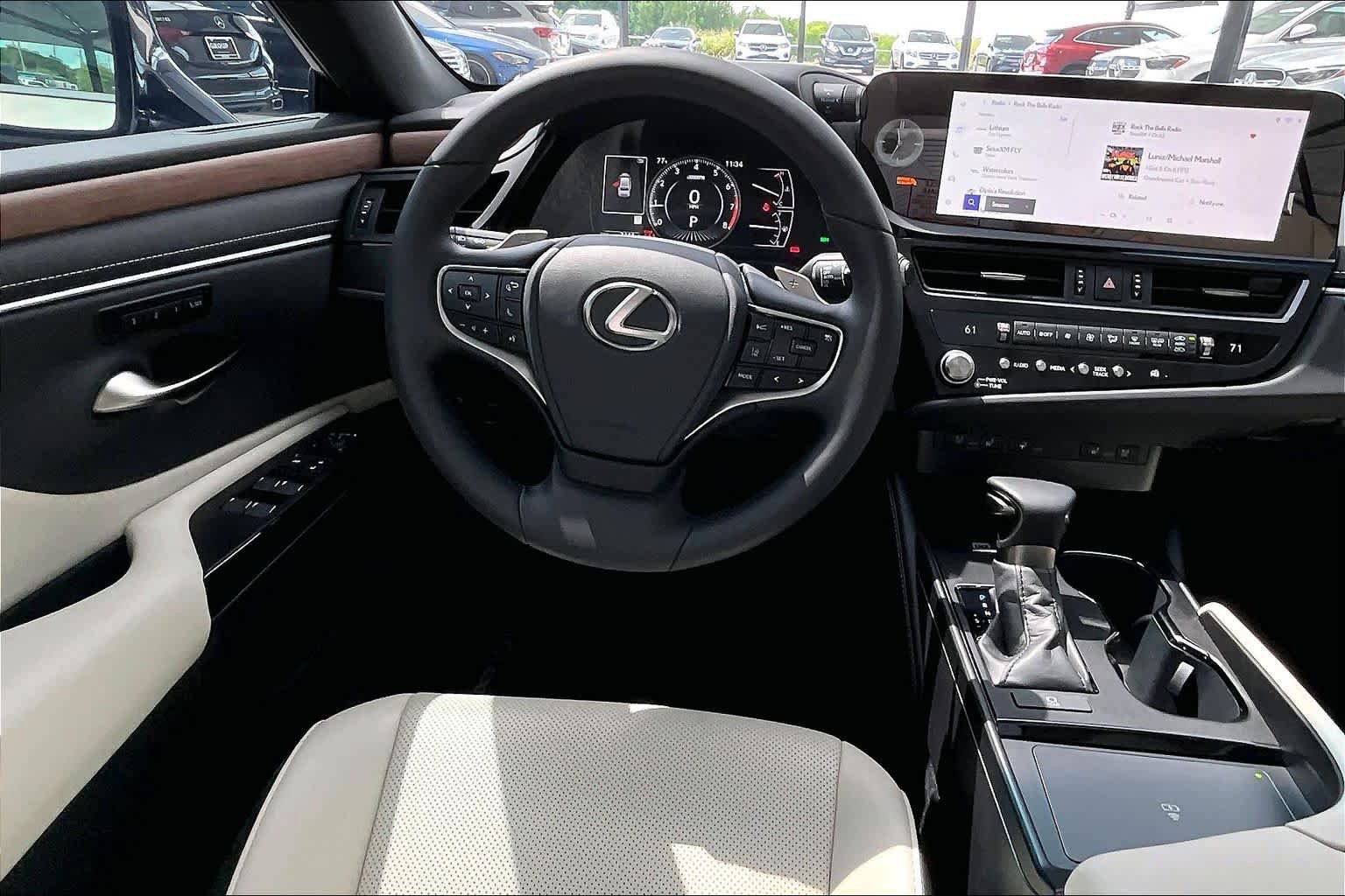 Used 2025 Lexus ES 350 w/ Premium Package FWD image 6