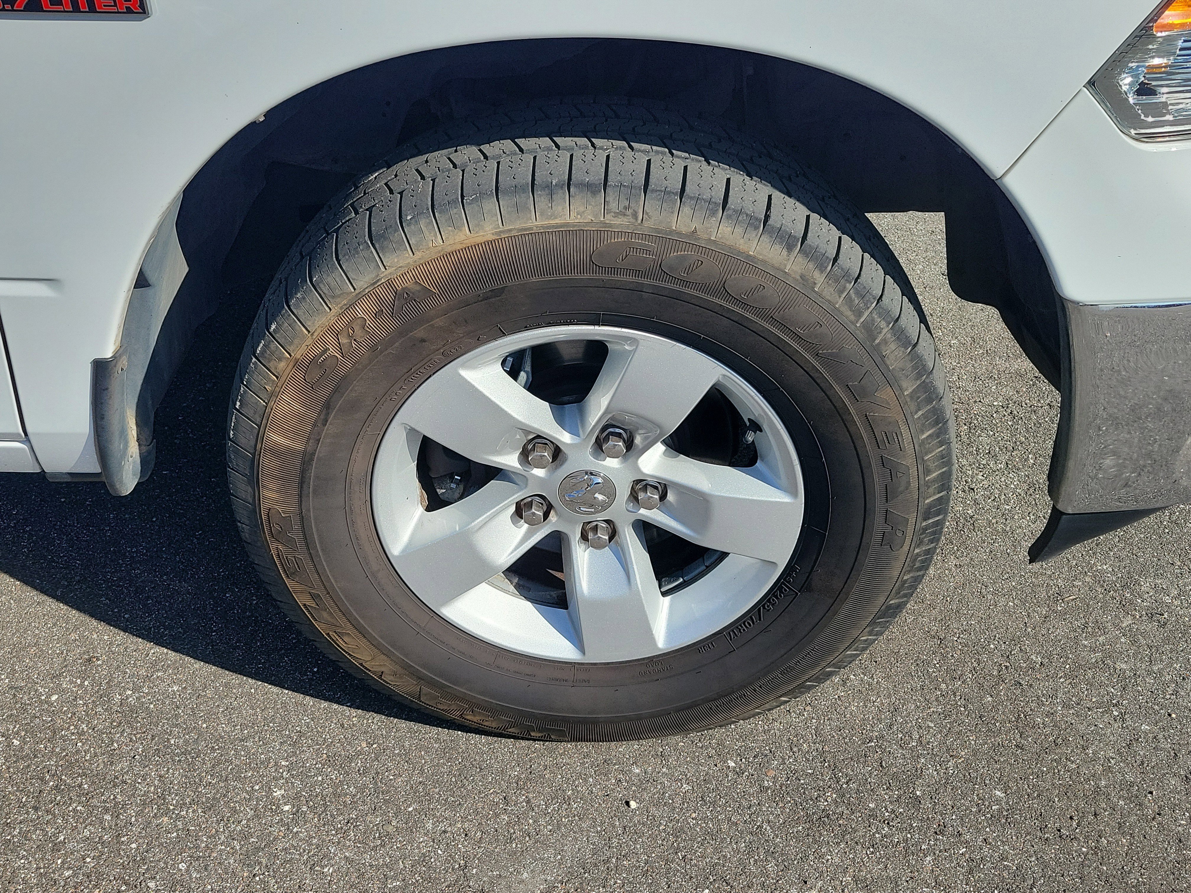 Used 2019 RAM 1500 Classic SLT image 39