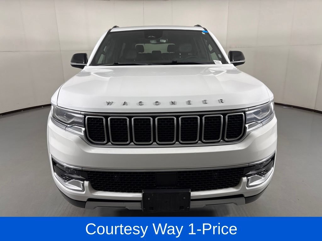 Used 2024 Jeep Wagoneer Series II w/ Flexible Seating Group RWD image 4