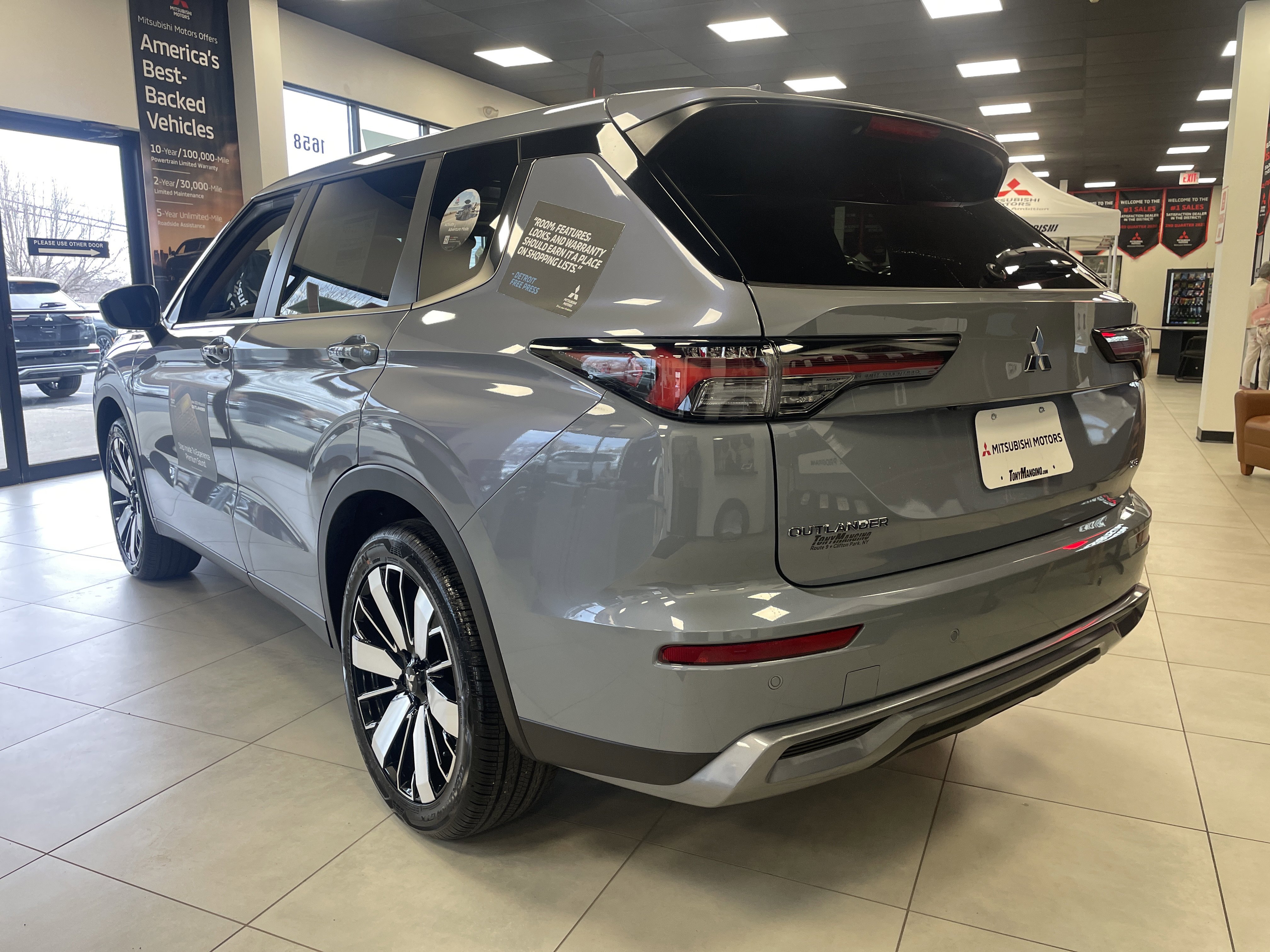New 2026 Mitsubishi Outlander SE AWD/4WD image 6