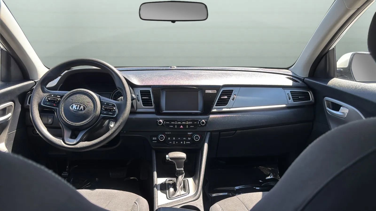 Used 2017 Kia Niro FE FWD image 9
