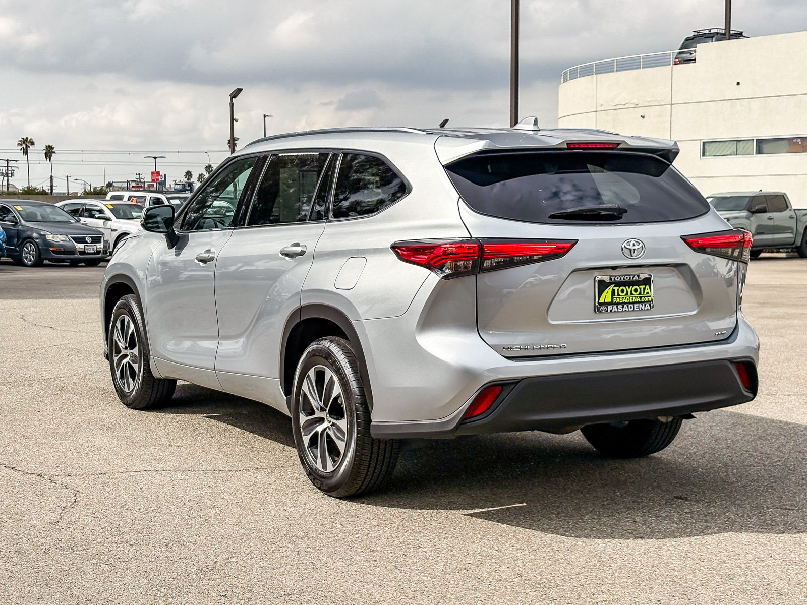 Used 2021 Toyota Highlander XLE FWD image 8