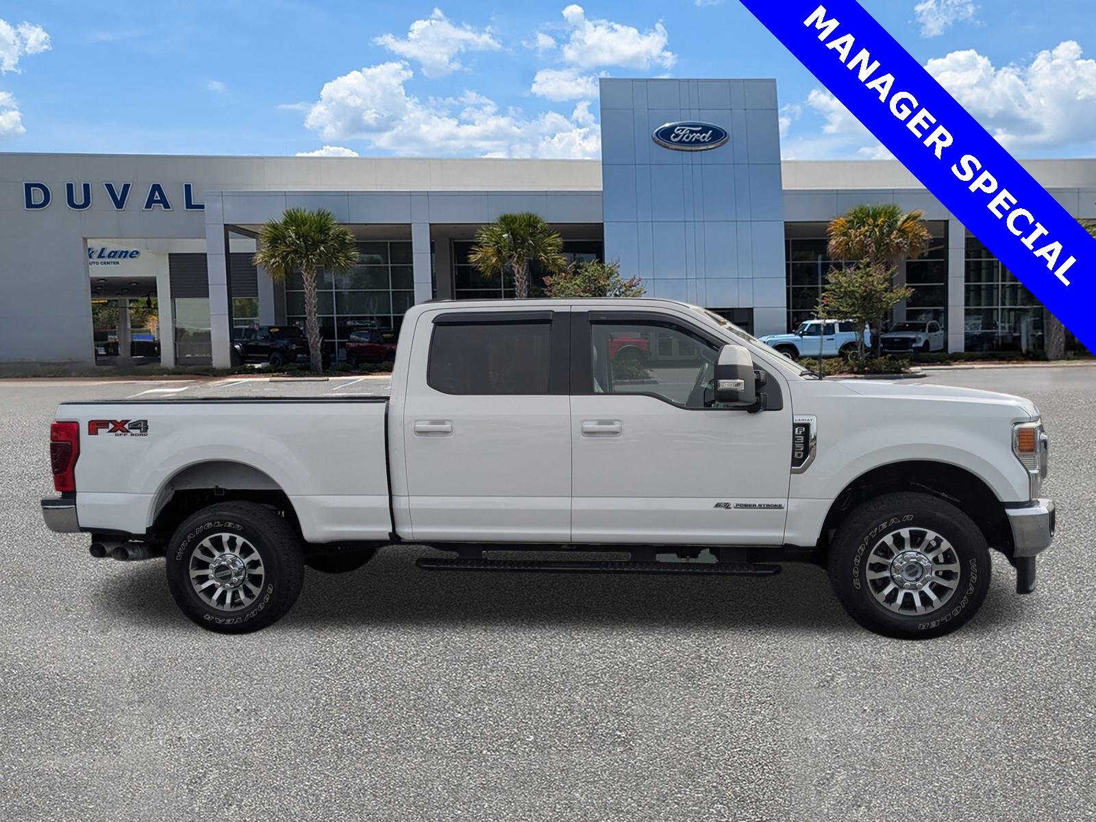 Used 2022 Ford F350 Lariat image 3