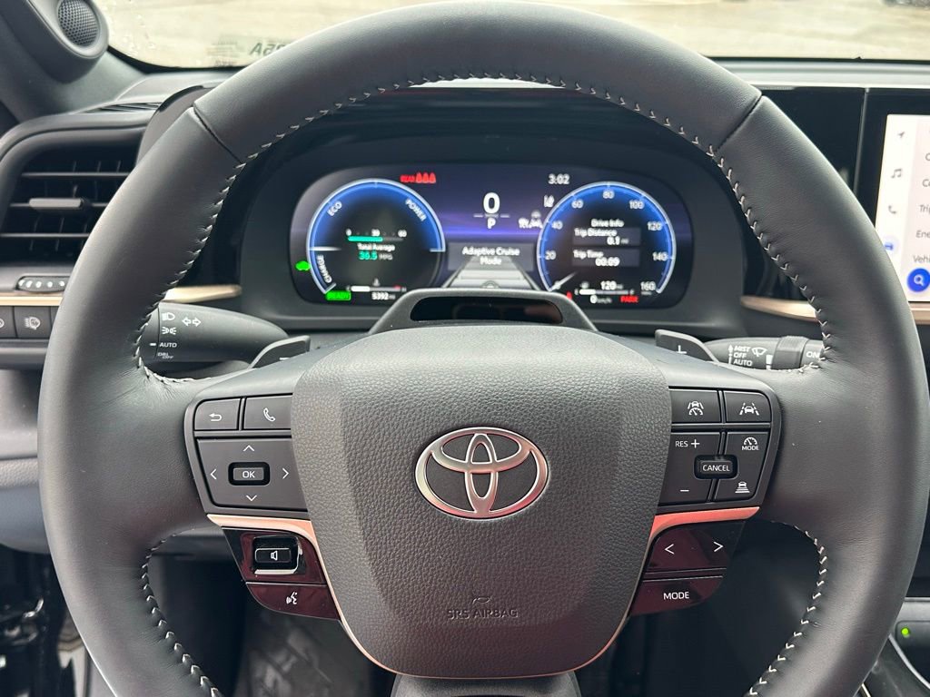 Used 2025 Toyota Crown Signia w/ Advanced Technology Package image 23