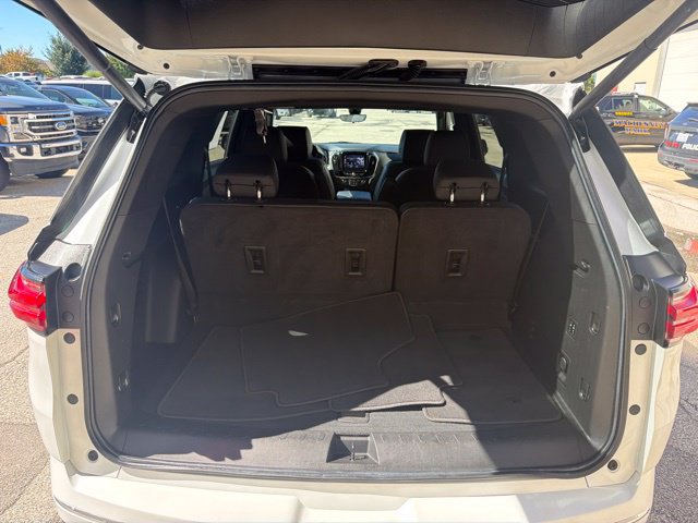 Used 2023 Chevrolet Traverse High Country AWD/4WD image 14