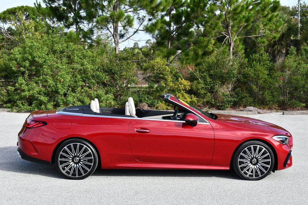 Used 2024 Mercedes-Benz CLE 300 4MATIC Cabriolet image 44