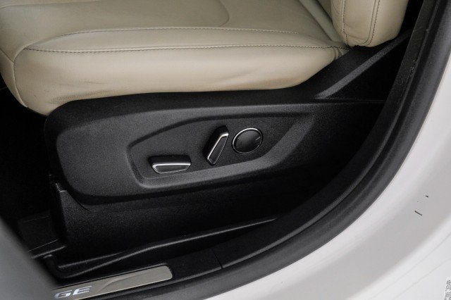 Used 2019 Ford Edge Titanium FWD image 37