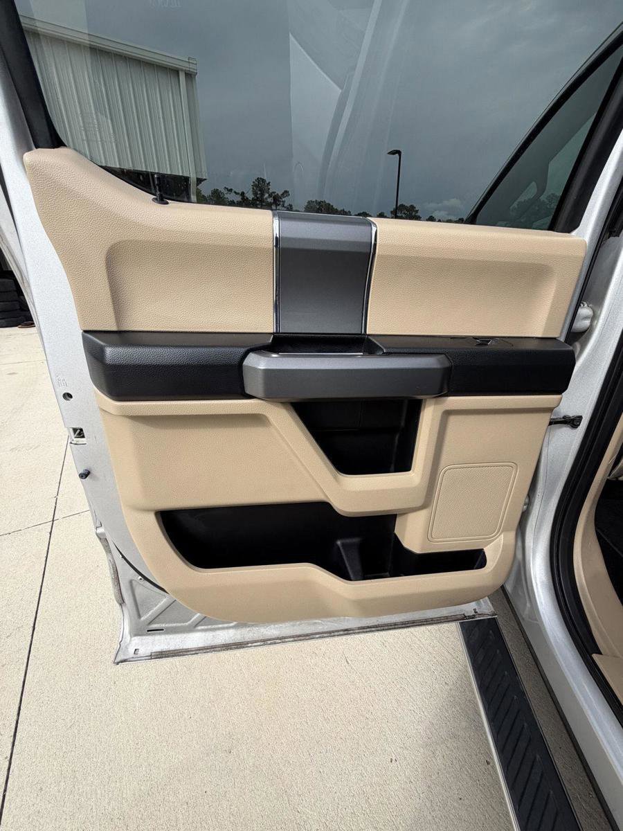 Used 2018 Ford F150 XLT w/ Equipment Group 302A Luxury image 12