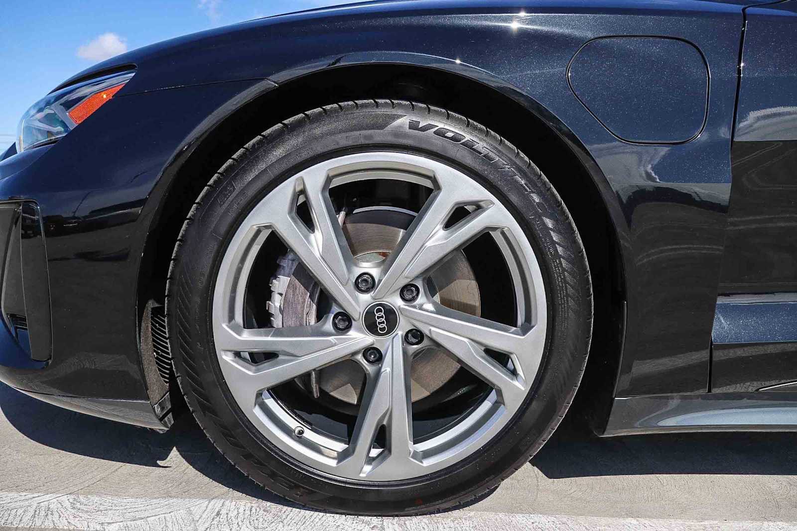 Used 2023 Audi e-tron GT Premium Plus AWD/4WD image 14