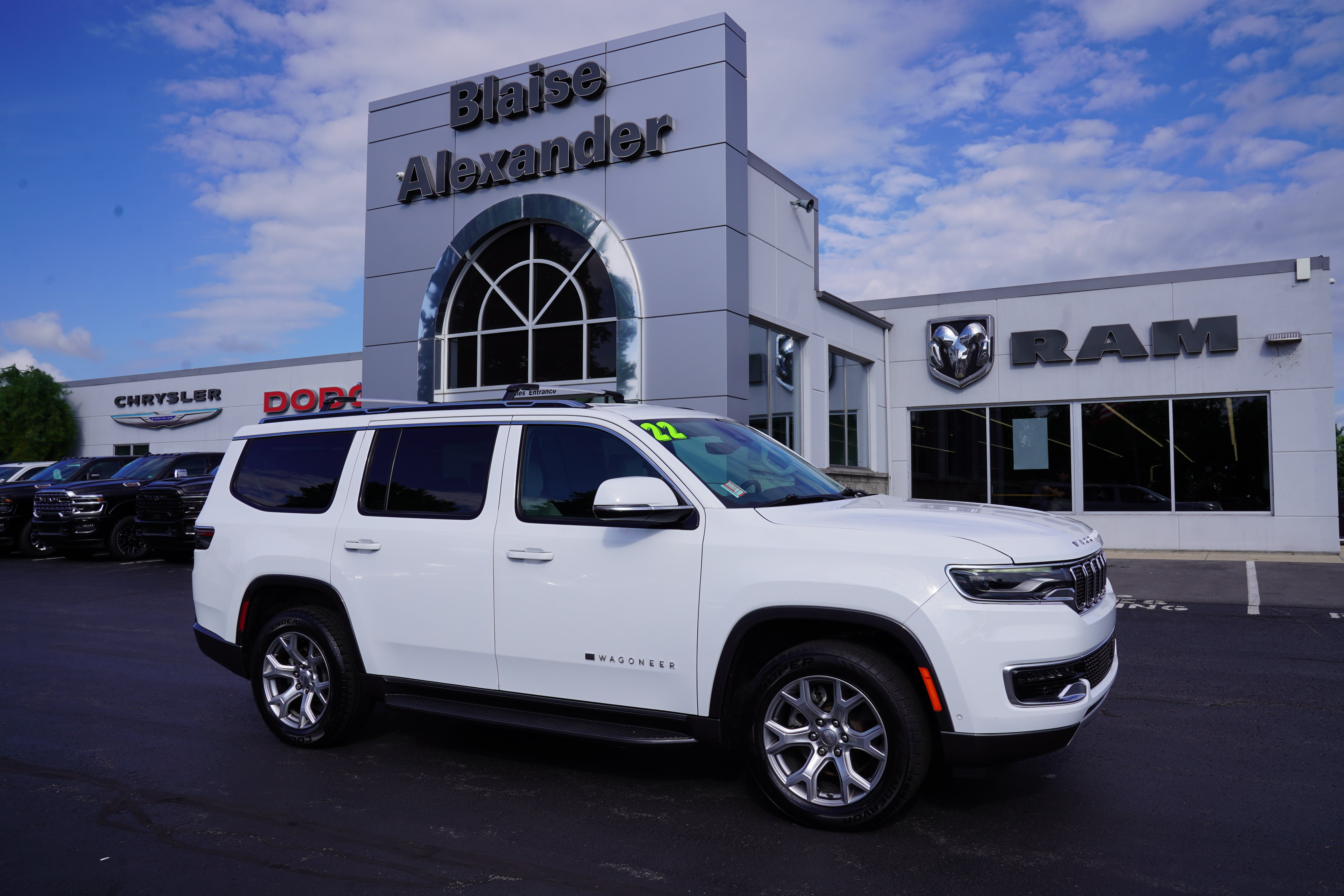 Used 2022 Jeep Wagoneer Series II AWD/4WD image 1