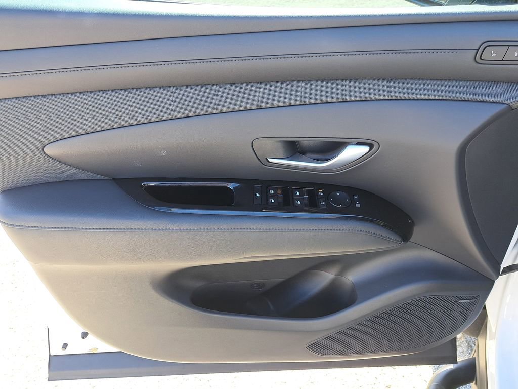 Certified 2025 Hyundai Santa Cruz Limited image 13