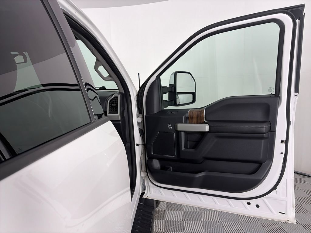 Certified 2018 Ford F150 Lariat w/ Equipment Group 502A Luxury AWD/4WD image 32