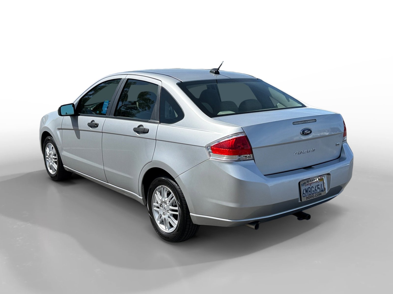 Used 2010 Ford Focus SE image 3