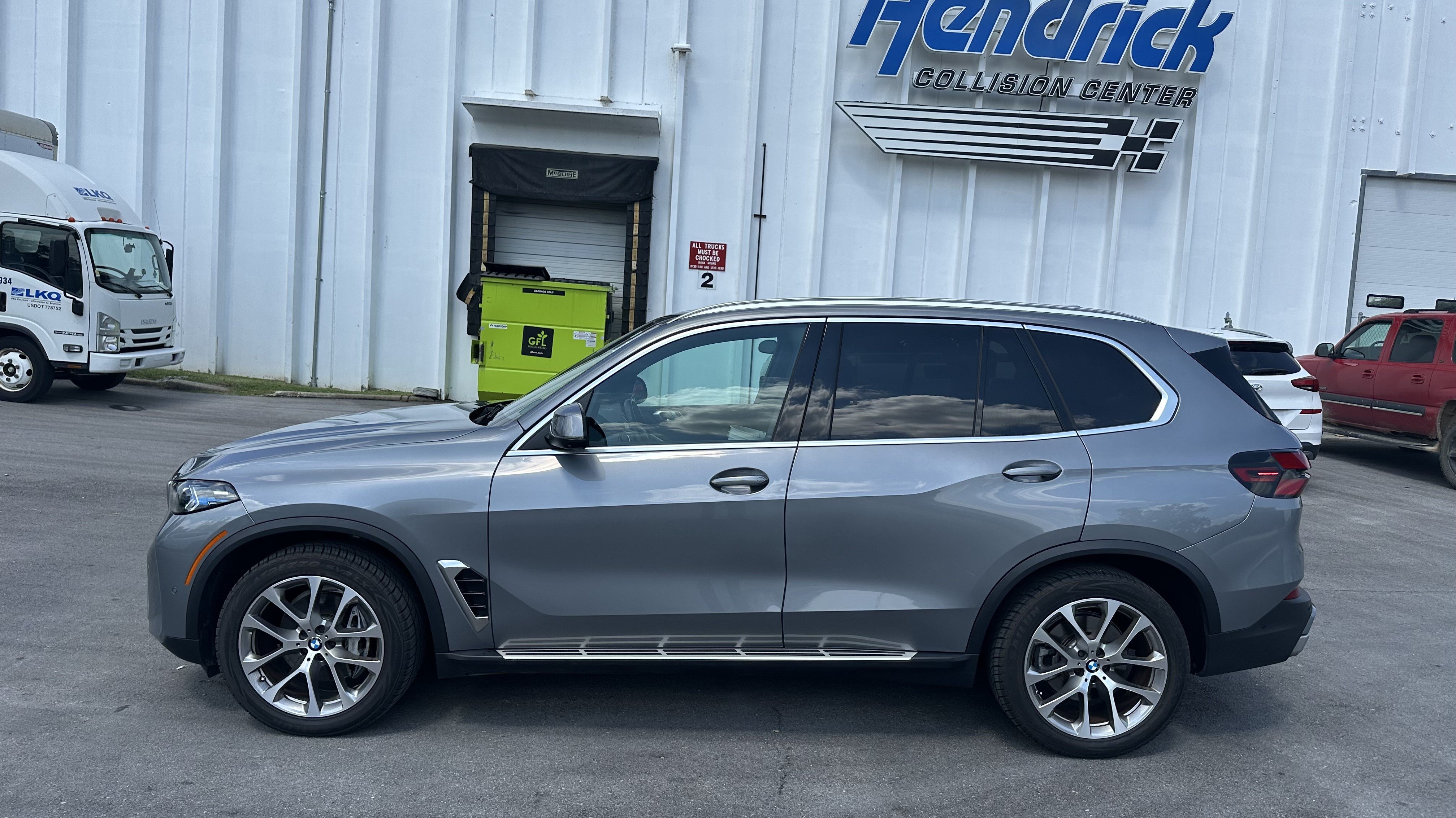 Used 2024 BMW X5 xDrive40i w/ Premium Package AWD/4WD image 7