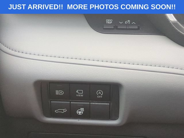 Used 2025 Toyota Highlander Limited FWD image 19