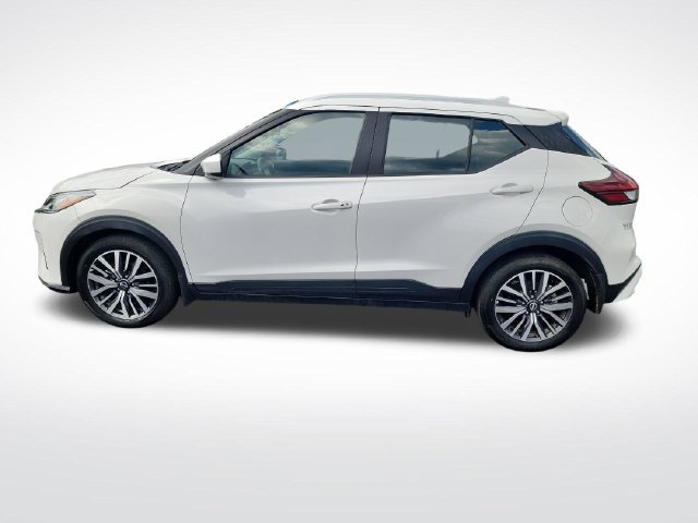 Used 2023 Nissan Kicks SV FWD image 2