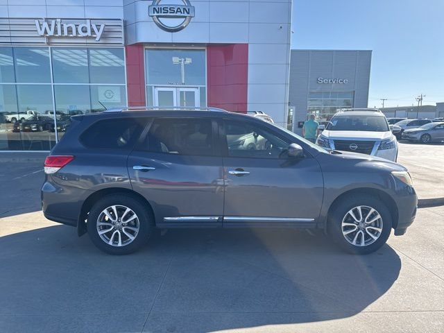 Used 2013 Nissan Pathfinder SL w/ Trailer Tow Pkg FWD image 10