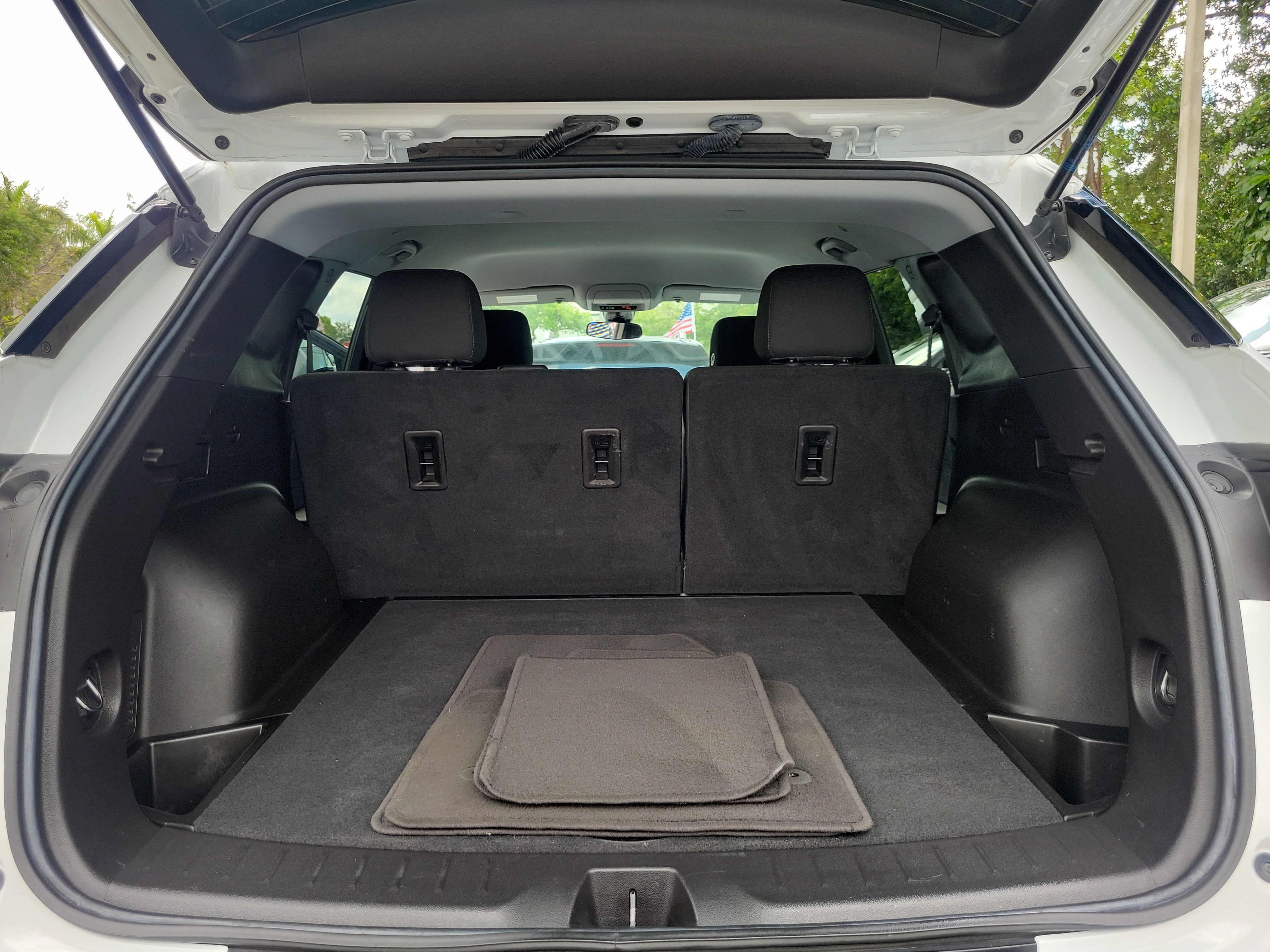 Used 2022 Chevrolet Blazer LT FWD image 16