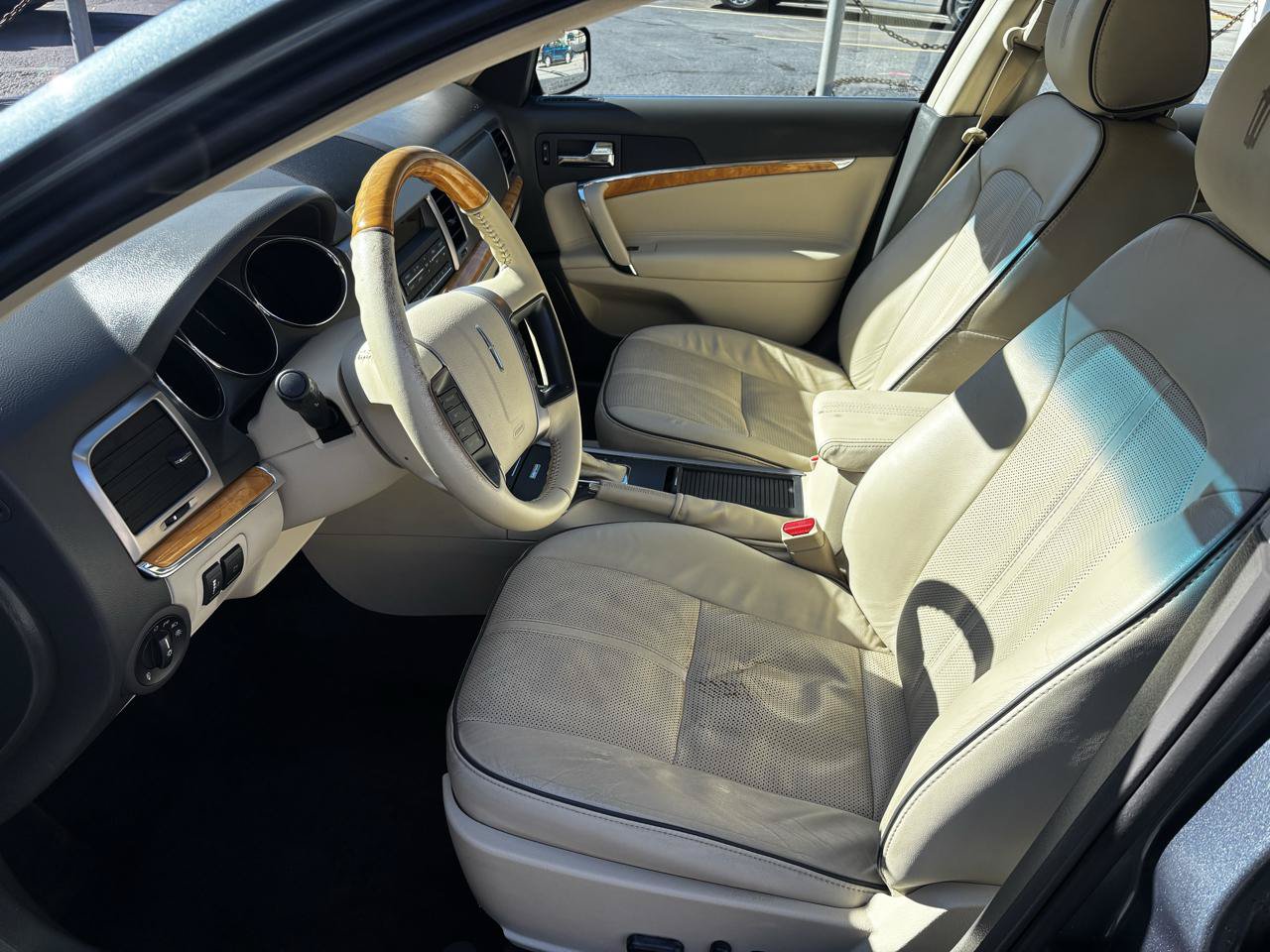 Used 2012 Lincoln MKZ FWD image 11