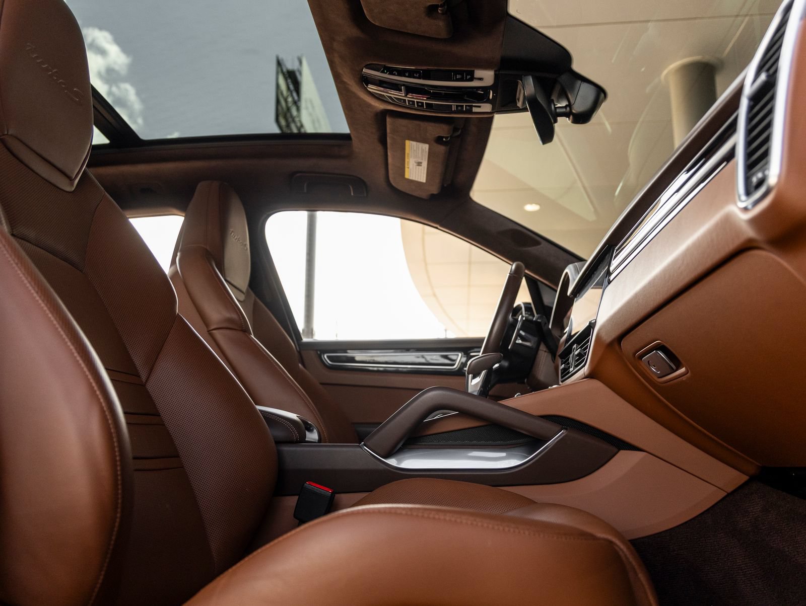 Certified 2021 Porsche Cayenne Turbo S AWD/4WD image 44