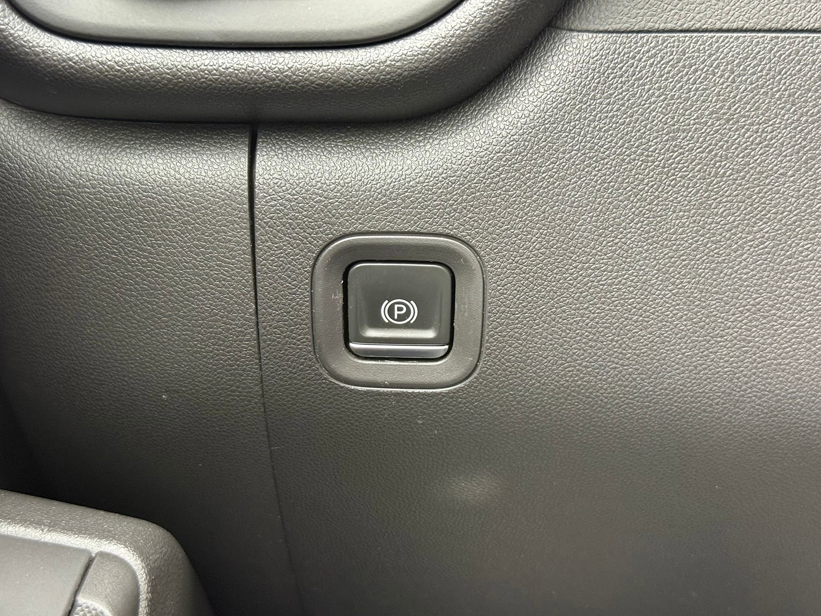 Used 2022 Chevrolet Silverado 1500 Custom image 32