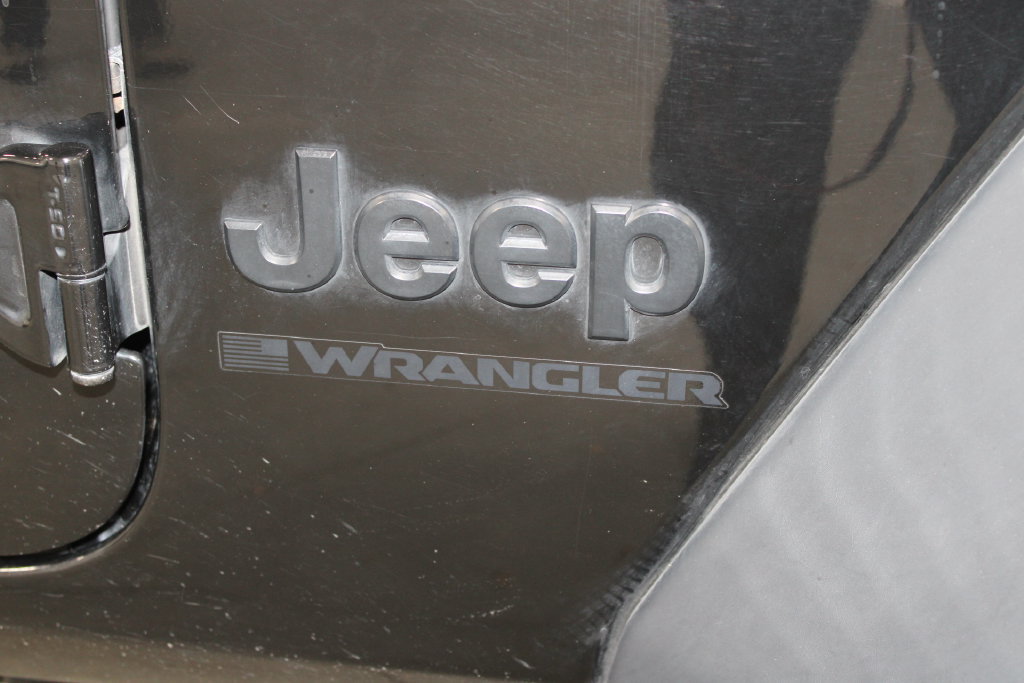 Used 2024 Jeep Wrangler Unlimited Sport AWD/4WD image 12