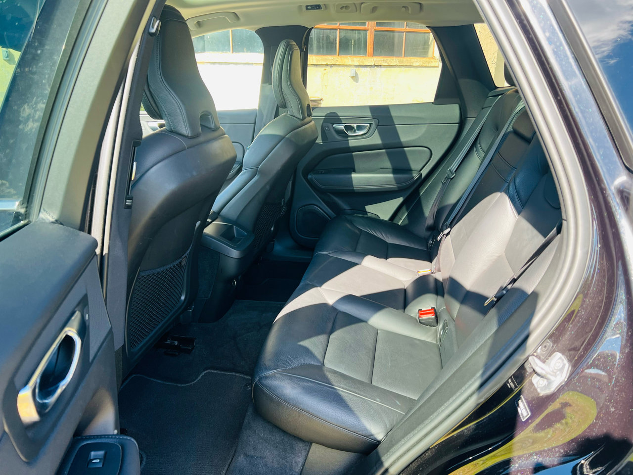 Used 2020 Volvo XC60 T5 Momentum image 21