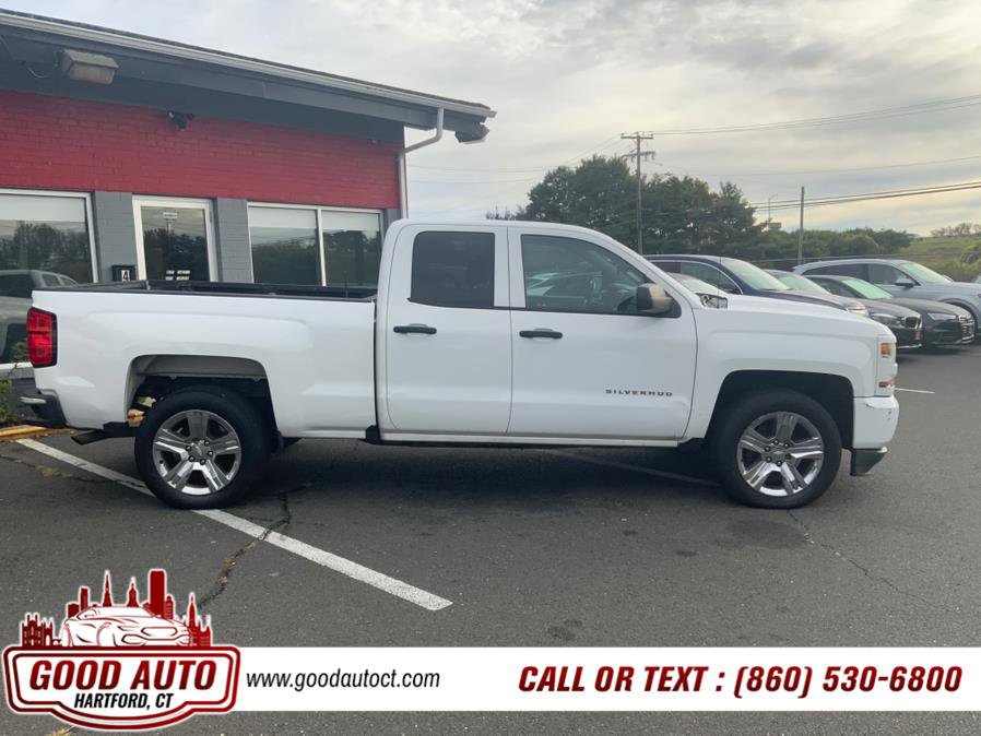 Used 2018 Chevrolet Silverado 1500 Custom w/ Custom Value Package AWD/4WD image 3
