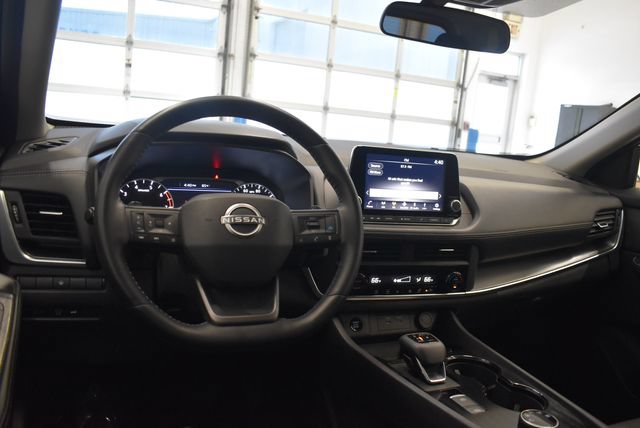 Used 2025 Nissan Rogue SV AWD/4WD image 23