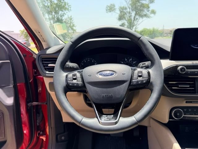 Used 2022 Ford Escape SE w/ SE Sport Appearance Package AWD/4WD image 11