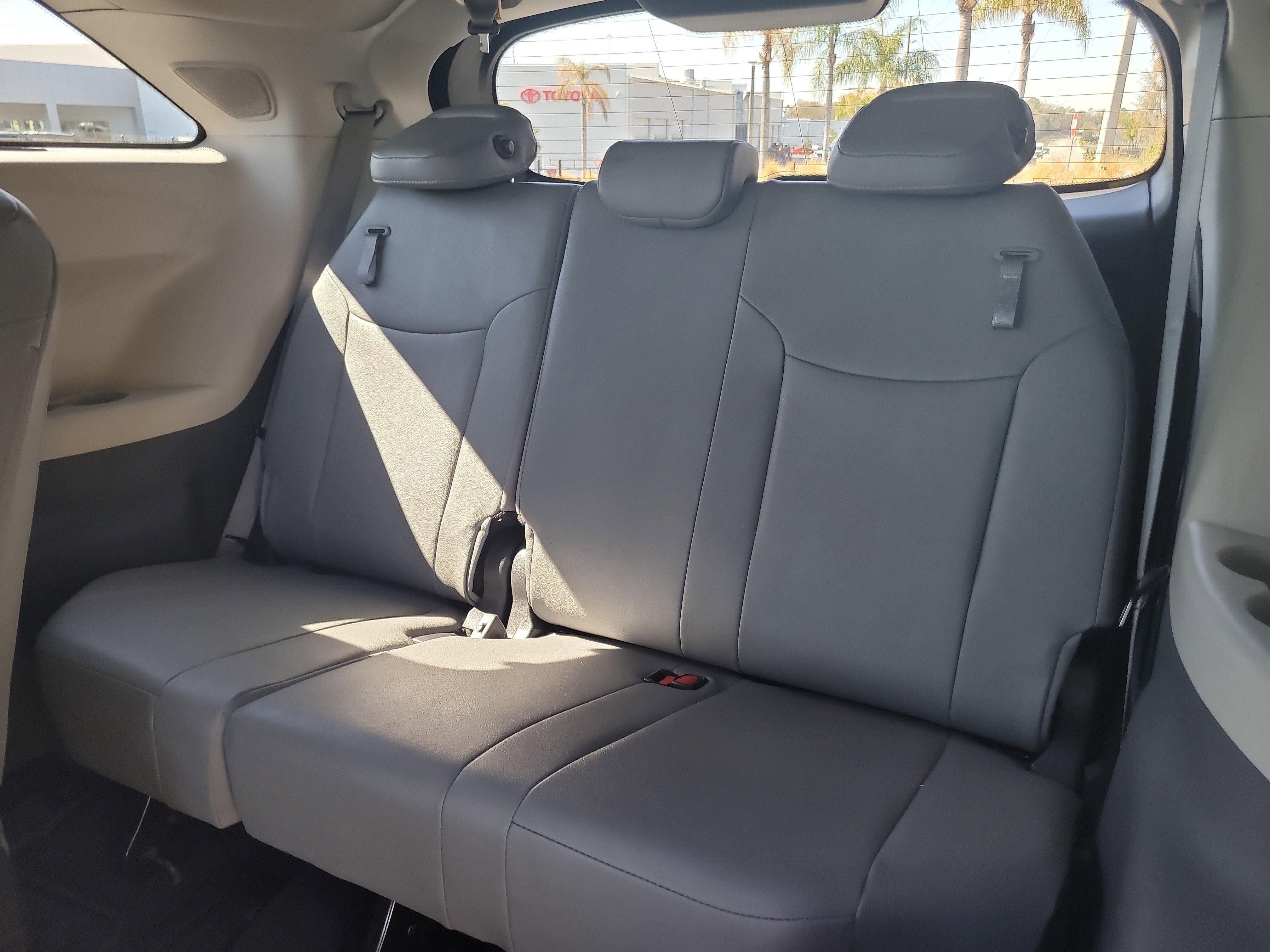 Certified 2023 Toyota Sienna Limited image 15