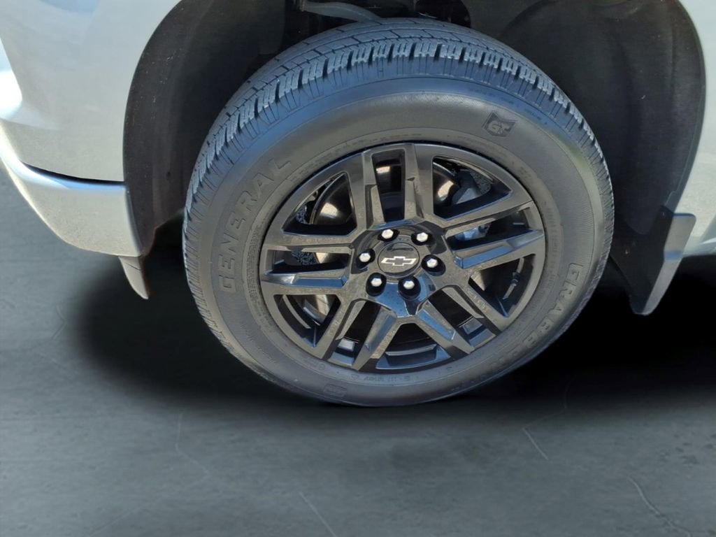 Used 2023 Chevrolet Silverado 1500 Custom w/ LPO, Dark Essentials Package AWD/4WD image 9